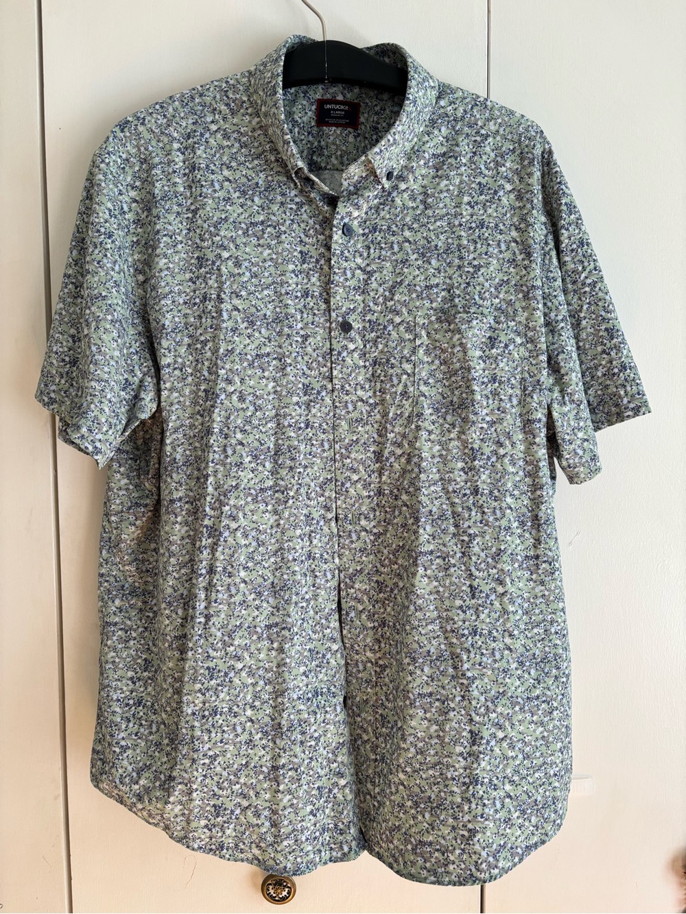 UNTUCKit Men's Short-Sleeve Button-Down Shirt in Light Green and Blue Floral